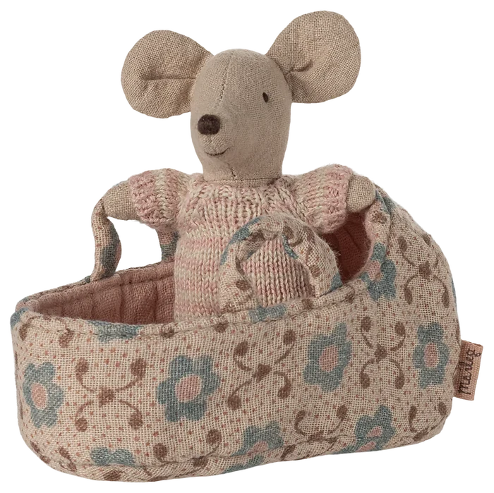 Baby Mouse in Carry Cot - Rose