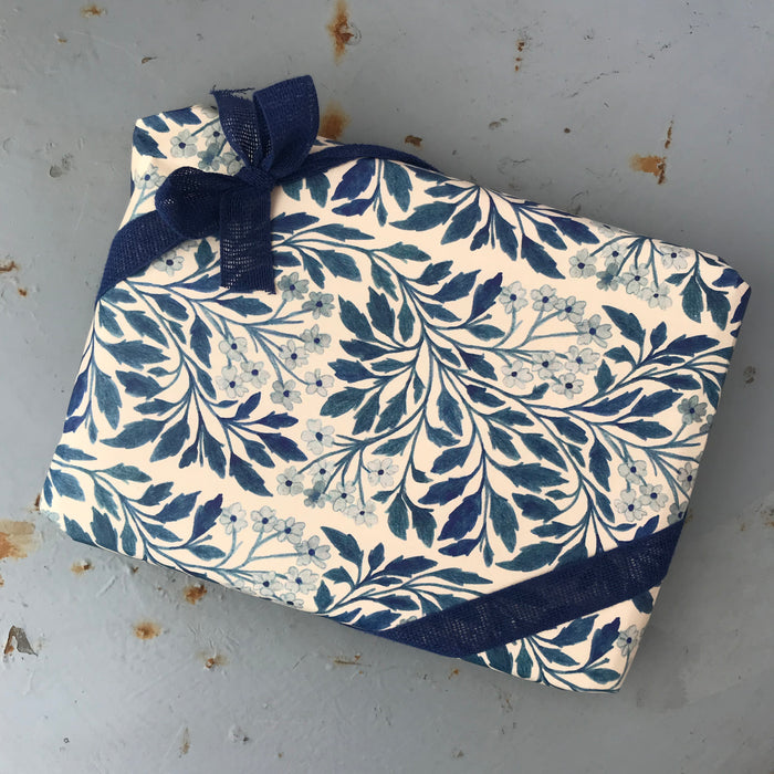 Sisterhood Tealight Wrapped Tin - Winter's Moon